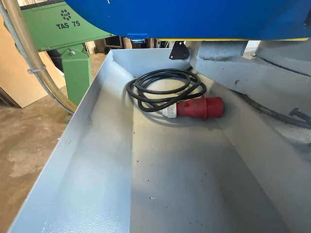 Pedrazzoli lintzaagmachine / bandzaagmachine voor metaal - afbeelding 8 van  13