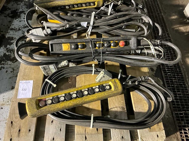 Peerbedieningen (4x) - afbeelding 1 van  1