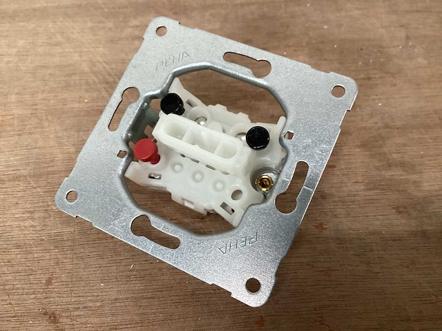 Peha wisselschakelaar inbouwelement (30x) - afbeelding 2 van  3