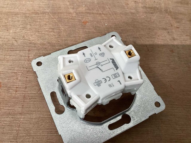 Peha wisselschakelaar inbouwelement (30x) - afbeelding 3 van  3