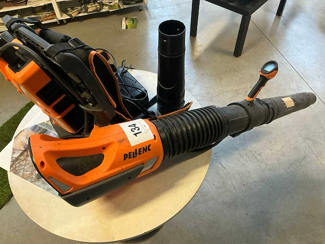 Pellenc airion bp accu ruggedragen bladblazer - afbeelding 1 van  6
