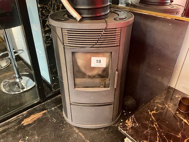Pelletkachel - afbeelding 1 van  6