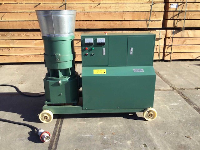 Pelletpers mandoka - afbeelding 1 van  14