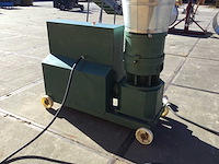 Pelletpers mandoka - afbeelding 10 van  14