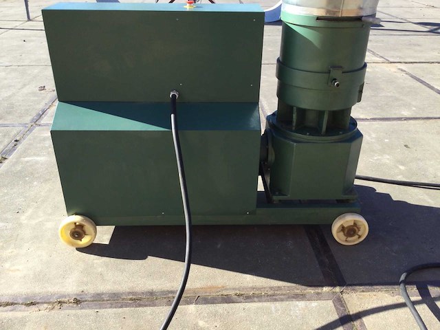 Pelletpers mandoka - afbeelding 11 van  14