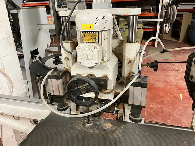 Pennenbank - afbeelding 8 van  13