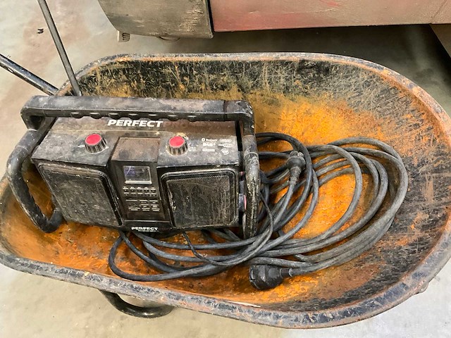 Perfect werfradio met kruiwagen - afbeelding 2 van  2