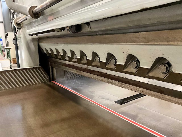 Perfecta pivano vellen formaat snijmachine - afbeelding 18 van  25