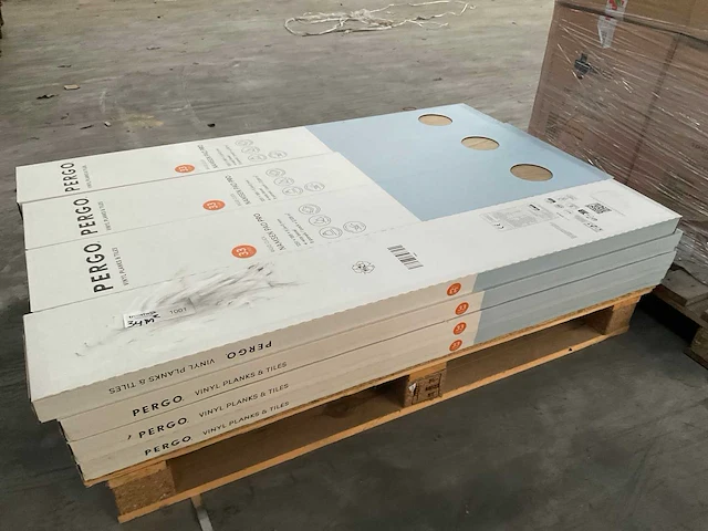Pergo namsen pad pro rigid click pvc vloer 34 m2 - afbeelding 1 van  5