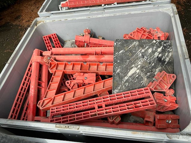 Peri partij bekistingsmateriaal - afbeelding 9 van  26