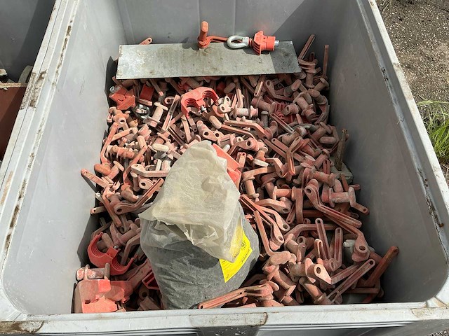 Peri partij bekistingsmateriaal - afbeelding 26 van  26