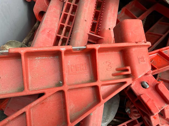 Peri partij bekistingsmateriaal - afbeelding 13 van  26