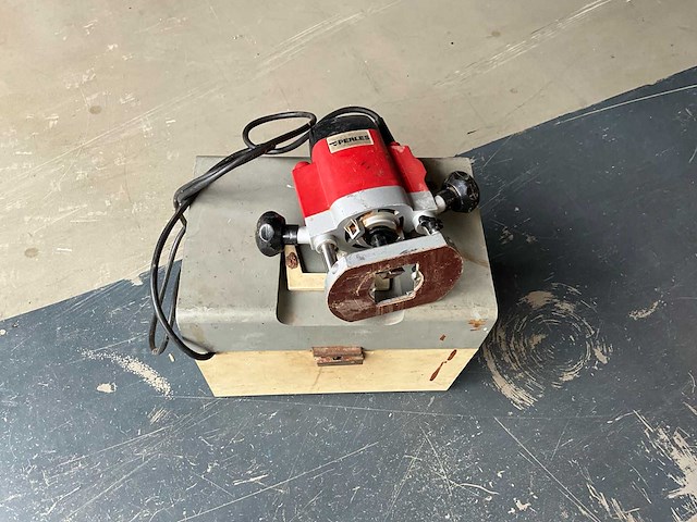 Perles houtfreesmachine met geleide-inrichting en houten opbergkist - afbeelding 1 van  4