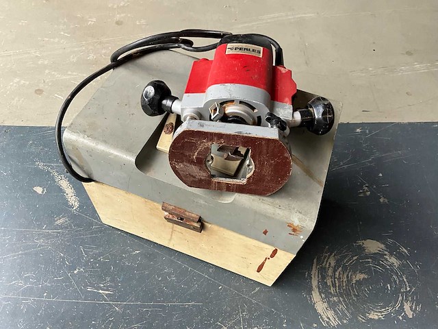 Perles houtfreesmachine met geleide-inrichting en houten opbergkist - afbeelding 2 van  4