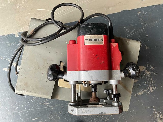 Perles houtfreesmachine met geleide-inrichting en houten opbergkist - afbeelding 3 van  4