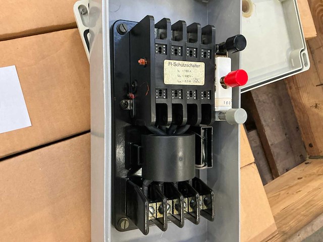 Permat 003 partij industriële aardlekschakelaars - afbeelding 4 van  5