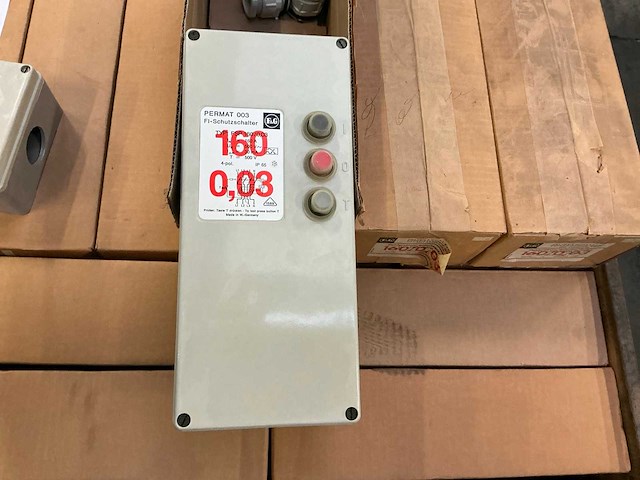 Permat 003 partij industriële aardlekschakelaars - afbeelding 2 van  5