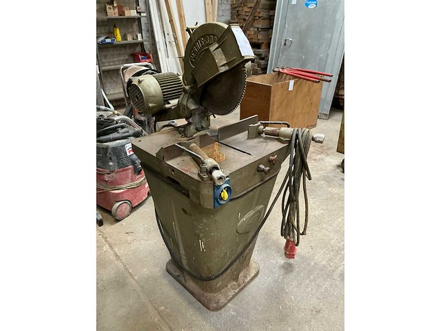 Perris 300 afkortcirkelzaagmachine - afbeelding 2 van  6