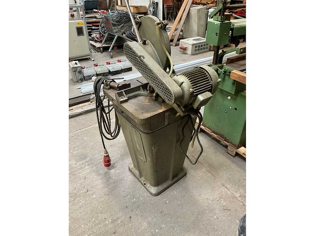 Perris 300 afkortcirkelzaagmachine - afbeelding 6 van  6