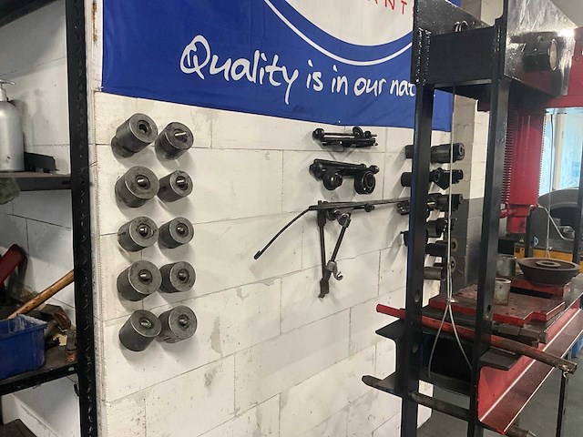 Persmachine met toebehoren - afbeelding 9 van  12