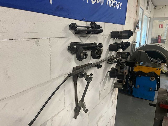 Persmachine met toebehoren - afbeelding 11 van  12