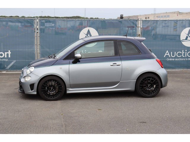 Personenauto abarth 695 benzine 180pk 2018 (marge) - afbeelding 1 van  1