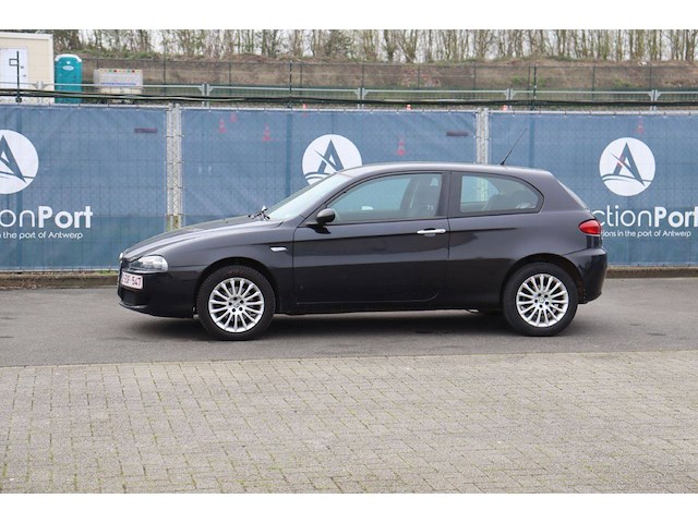 Personenauto alfa romeo 147 benzine 105pk 2007 (marge) - afbeelding 1 van  1