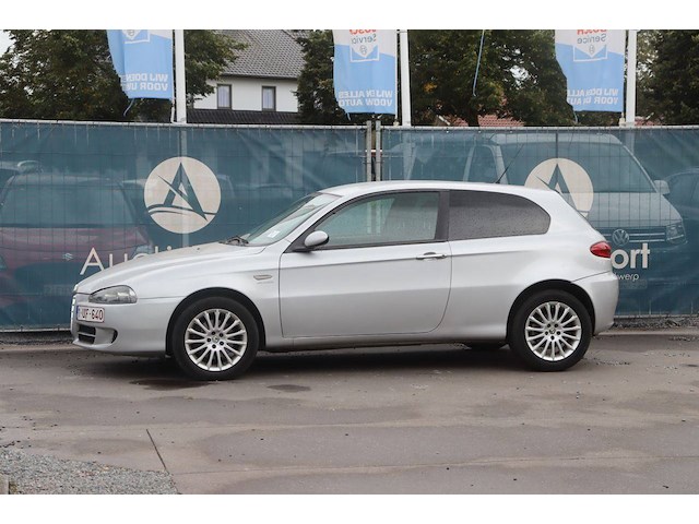 Personenauto alfa romeo 147 benzine 105pk 2008 (marge) - afbeelding 1 van  1