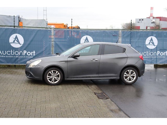 Personenauto alfa romeo giulietta diesel 105pk 2012 (marge) - afbeelding 1 van  1