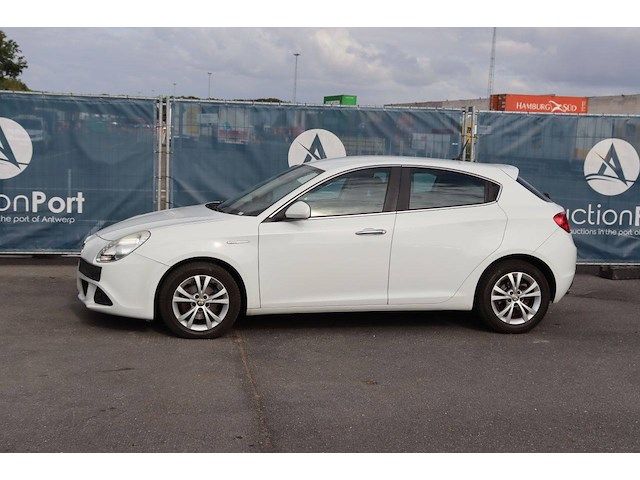 Personenauto alfa romeo giulietta diesel 105pk 2012 (marge) - afbeelding 1 van  1
