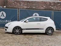Personenauto alfa romeo mito benzine 2013 (marge) - afbeelding 1 van  1