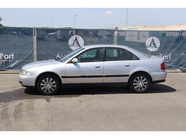 Personenauto audi a4 benzine 102pk 2005 (marge) - afbeelding 1 van  1