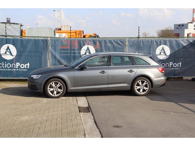 Personenauto audi a4 benzine 150pk 2018 (marge) - afbeelding 1 van  1