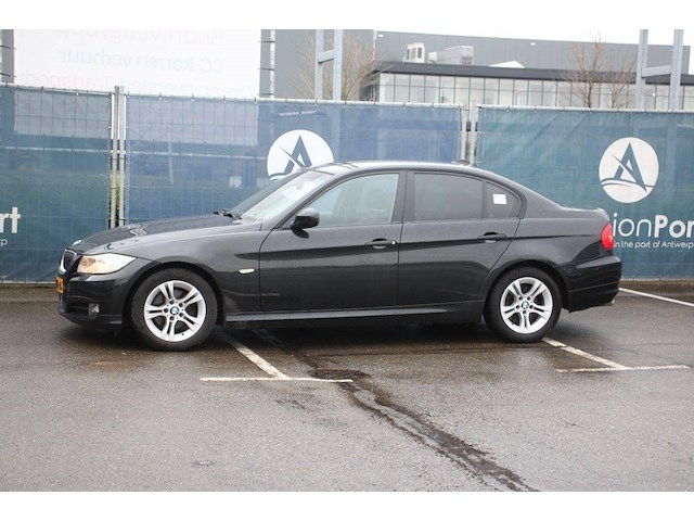 Personenauto bmw 318i business line benzine 105kw 2010 (marge) - afbeelding 1 van  1