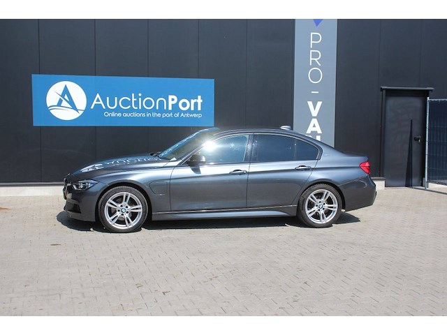 Personenauto bmw 330e hybride 183pk (marge) - afbeelding 1 van  1
