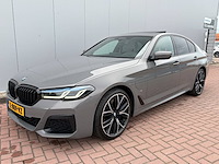 Personenauto bmw 545e xdrive hybride 286pk 2021 - afbeelding 1 van  1