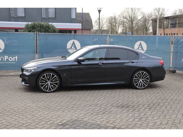 Personenauto bmw 740e iperformance hybride 326pk (marge) - afbeelding 1 van  1