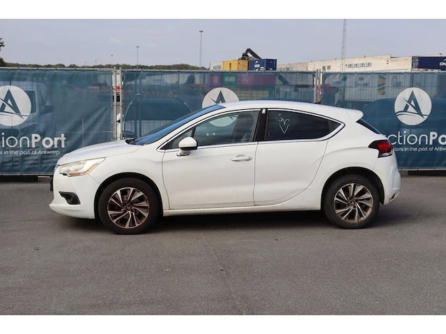 Personenauto citroën ds 4 benzine 120pk 2011 (marge) - afbeelding 1 van  1