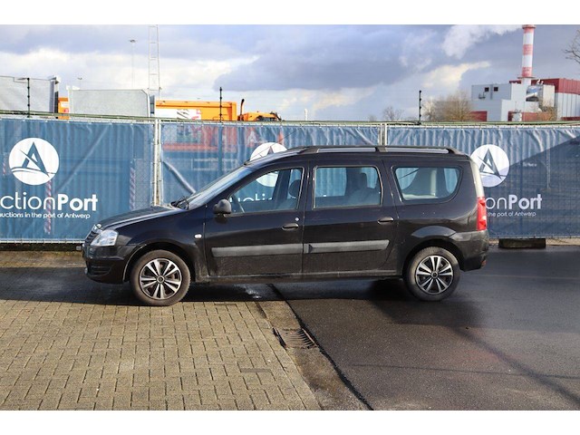 Personenauto dacia logan benzine 85pk 2011 (marge) - afbeelding 1 van  1