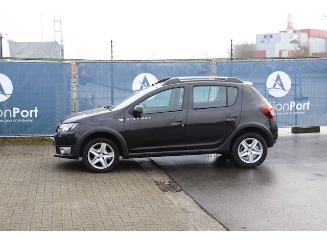 Personenauto dacia sandero benzine 90pk 2015 (marge) - afbeelding 1 van  1