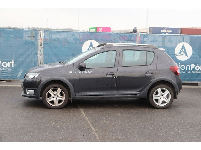 Personenauto dacia sandero benzine 90pk 2015 (marge) - afbeelding 1 van  1