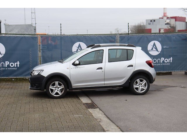 Personenauto dacia sandero benzine 90pk 2017 (marge) - afbeelding 1 van  1