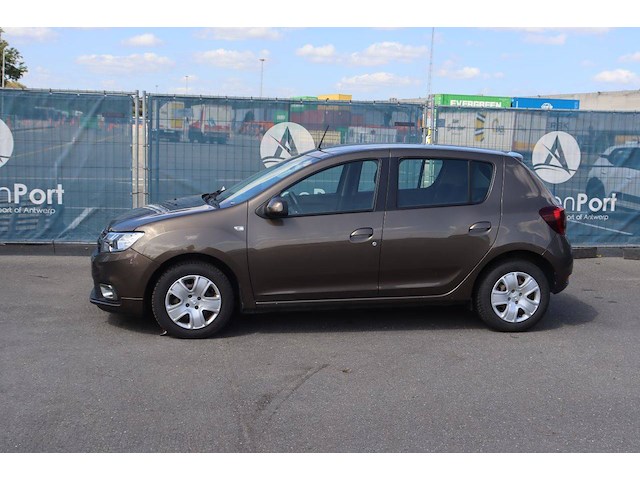 Personenauto dacia sandero benzine 90pk 2017 (marge) - afbeelding 1 van  1