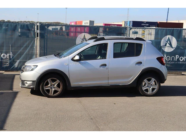Personenauto dacia sandero diesel 90pk 2015 (marge) - afbeelding 1 van  1