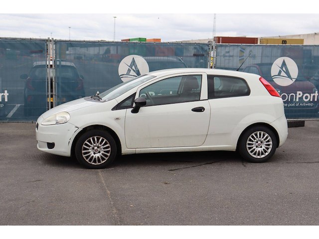 Personenauto fiat grande diesel 70pk 2010 (marge) - afbeelding 1 van  1