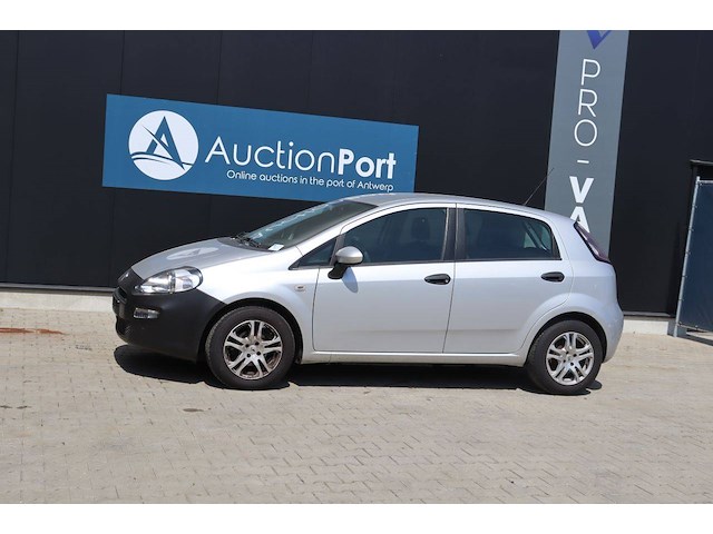 Personenauto fiat punto benzine 69pk 2012 (marge) - afbeelding 1 van  1