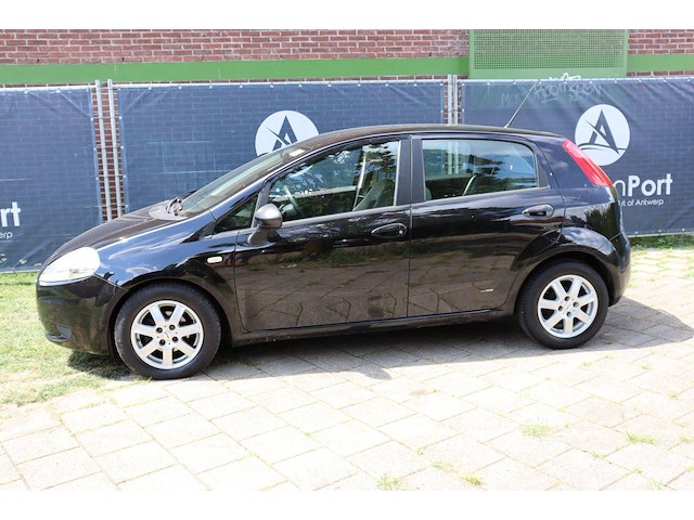 Personenauto fiat punto benzine 95pk 2007 - afbeelding 1 van  1