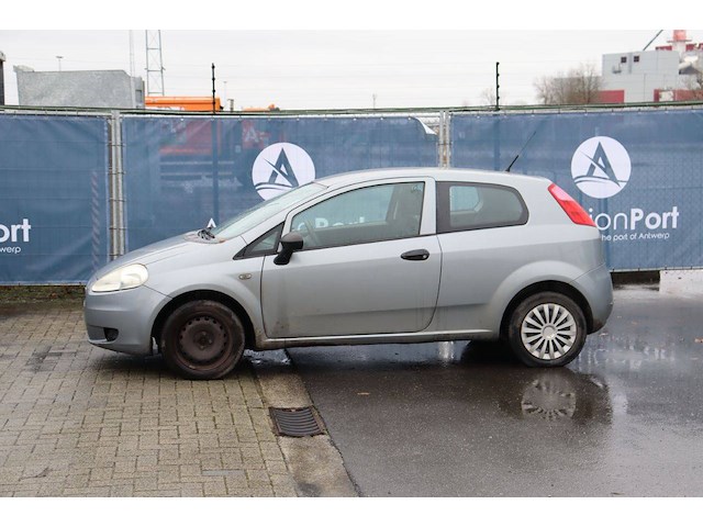 Personenauto fiat punto diesel 70pk 2009 (marge) - afbeelding 1 van  1