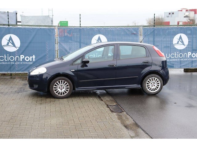 Personenauto fiat punto diesel 85pk 2011 (marge) - afbeelding 1 van  1