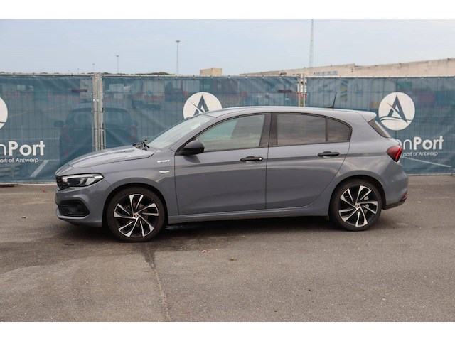 Personenauto fiat tipo benzine 101pk 2021 - afbeelding 1 van  1